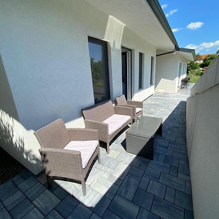 Kevin&Jessica Rooms Giarmata 外观 照片