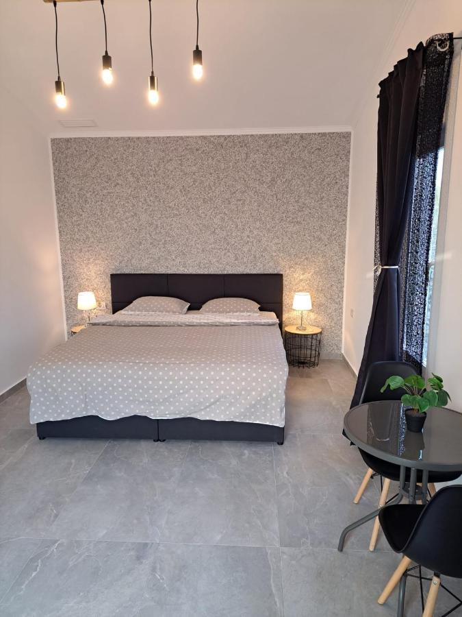 Kevin&Jessica Rooms Giarmata 外观 照片