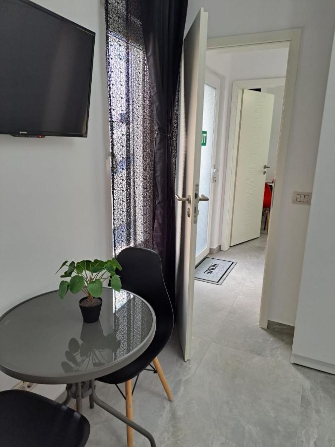 Kevin&Jessica Rooms Giarmata 外观 照片