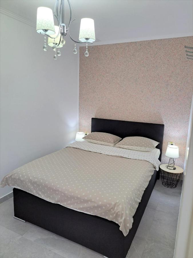 Kevin&Jessica Rooms Giarmata 外观 照片