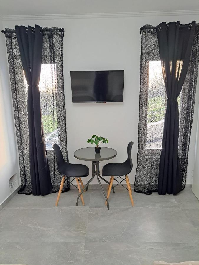 Kevin&Jessica Rooms Giarmata 外观 照片