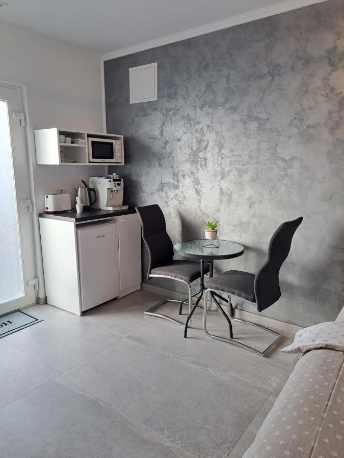 Kevin&Jessica Rooms Giarmata 外观 照片