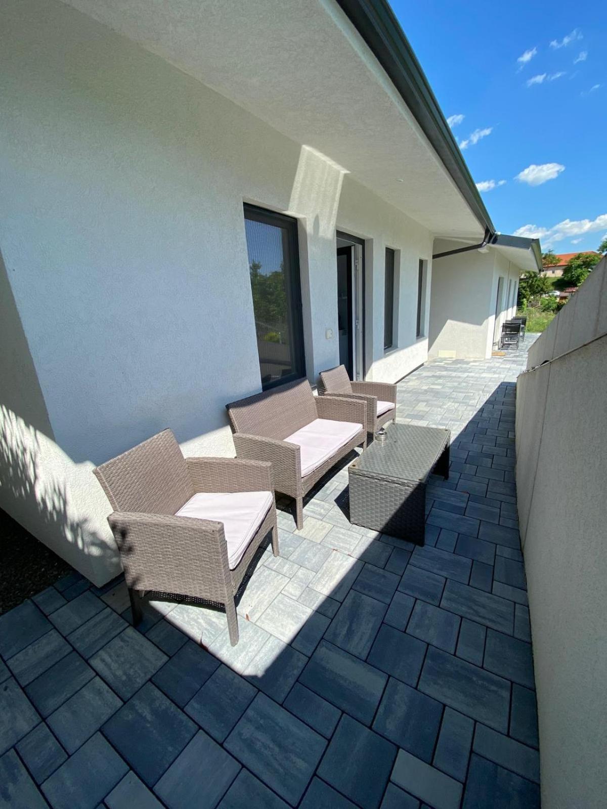 Kevin&Jessica Rooms Giarmata 外观 照片